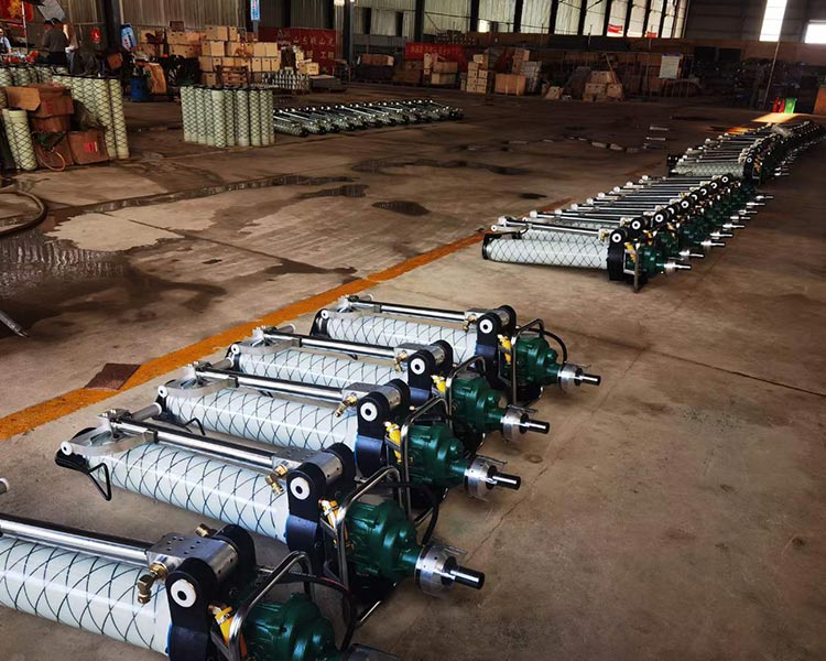 山東微山龍工張拉機具型號：錨桿鉆機油霧器風(fēng)壓風(fēng)量你都了解嗎?